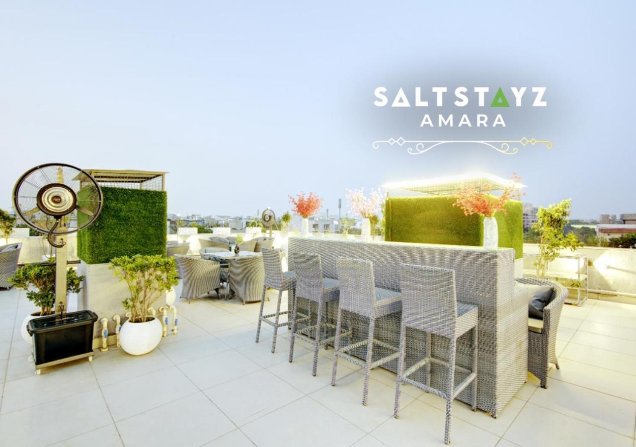 Saltstayz Premier - Galleria Market Road & Sector 27 Gurgaon Bagian luar foto